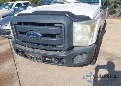 2015 Ford F-250 Xl z USA, uszkodzony, nr VIN 1FTBF2A62FEA99440